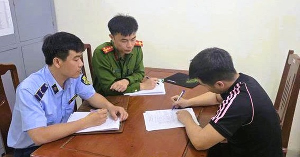 Du khách bị 