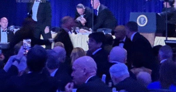 Nổ súng tại tiệc Nhà Trắng: Hé lộ thông điệp phút chót của nghi phạm