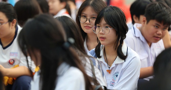 NÓNG: TPHCM công bố chỉ tiêu tuyển sinh lớp 10 các trường THPT toàn thành