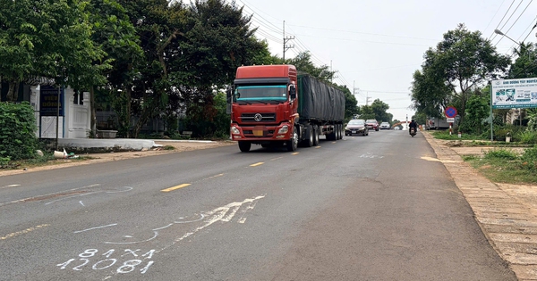 Gia Lai: Hai xe máy đâm trực diện trong đêm, 3 người tử vong