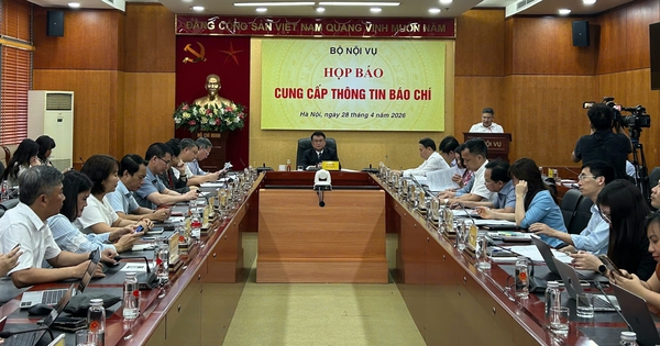 Bộ Nội vụ: Tiếp tục triển khai cải cách chính sách tiền lương theo kết luận của Bộ Chính trị