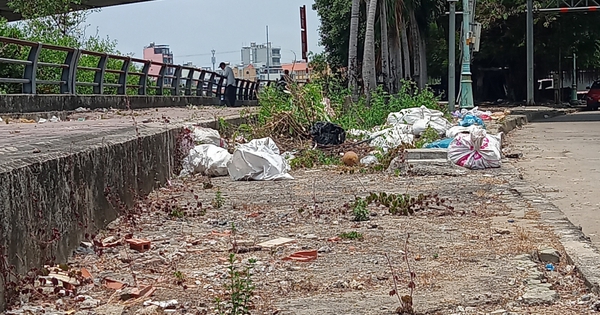Phản hồi: Đã di dời trụ điện chiếm vỉa hè