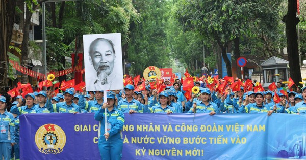 Kỷ niệm trọng thể 140 năm Ngày Quốc tế Lao động và tuyên dương chủ tịch Công đoàn cơ sở xuất sắc