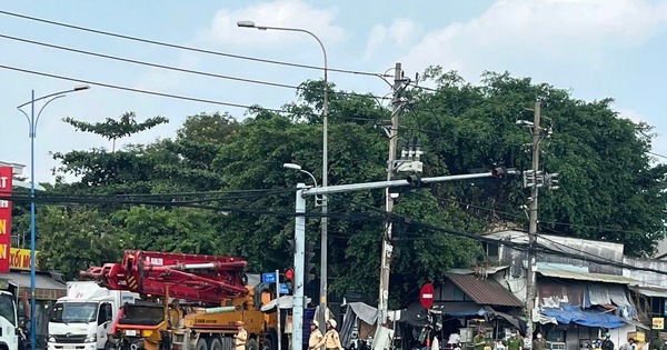 Clip xe tải tông nhiều xe máy ở TPHCM, 2 người thương vong