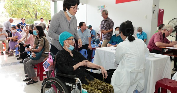 Điểm tựa an sinh cho công nhân - lao động: Nâng cao sức khỏe cộng đồng