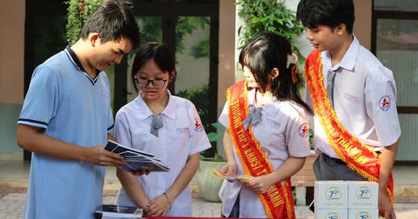 Học sinh đăng ký thi lớp 10 tăng kỷ lục