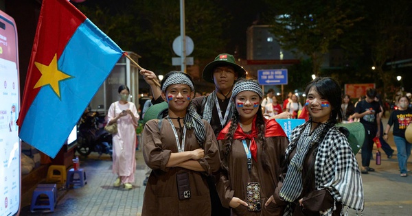 Hồi ức tháng 4: Người trẻ viết tiếp câu chuyện hòa bình