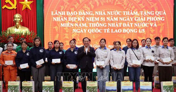 Trưởng Ban Tuyên giáo và Dân vận Trung ương Trịnh Văn Quyết tiếp xúc cử tri tại Tuyên Quang