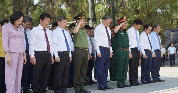 Tổng Bí thư, Chủ tịch nước Tô Lâm dâng hương, tri ân các anh hùng liệt sĩ tại Quảng Trị