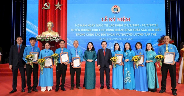 Từ đối thoại đến lợi ích: 9 chủ tịch Công đoàn cơ sở tại TP HCM được vinh danh