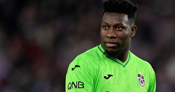 Thủ môn Onana lại “báo hại” Man Utd
