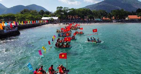 Hình ảnh xúc động trong ngày 30-4 tại đặc khu Côn Đảo