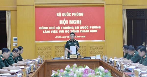 Đại tướng Phan Văn Giang làm việc về kế hoạch tác chiến "Vòm phòng không bền vững"