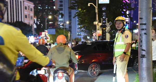 Bắn pháo hoa tối 30-4: Phòng CSGT TPHCM đã chuẩn bị gì?