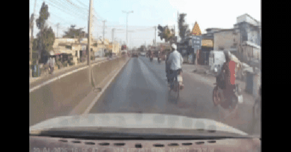 Xác minh clip người đàn ông đi xe máy “quậy” trước đầu ô tô ở Tây Ninh
