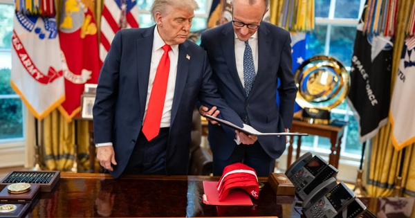 Tổng thống Donald Trump đáp trả thẳng thừng những chỉ trích gay gắt từ Berlin