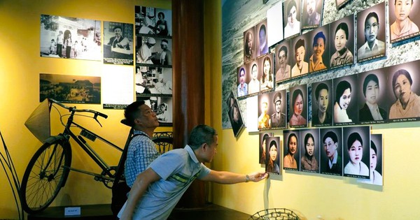Công viên tưởng niệm 64 giáo viên, học sinh hy sinh bên bờ sông Mã