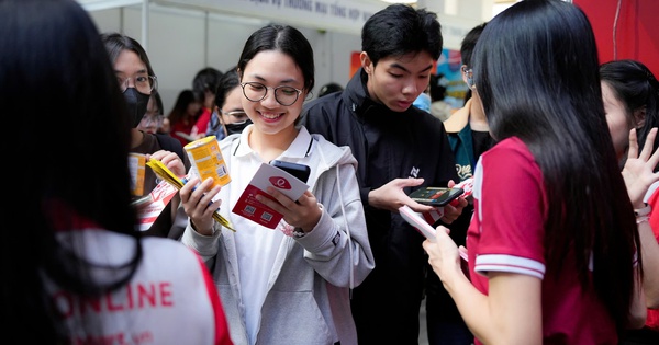 Lao động trẻ: Giỏi thích nghi, yếu bền bỉ
