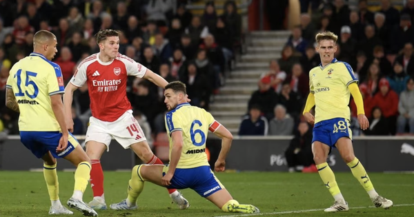 Thua thảm Southampton, Arsenal trắng tay FA Cup