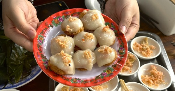 4 món bánh đặc sản tên lạ, giá siêu rẻ, khách ăn chục chiếc chưa chán ở Huế