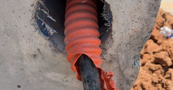 Khó ngờ trước hình ảnh cáp điện, vật tư chiếu sáng trên tuyến cao tốc Biên Hòa - Vũng Tàu bị lấy cắp