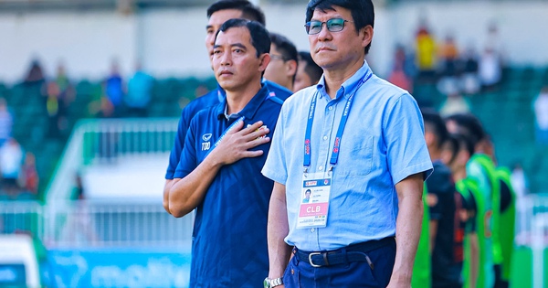 HLV Vũ Tiến Thành dẫn quân thắng ngược CLB Hoàng Anh Gia Lai