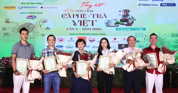 Ly cà phê, tách trà chạm đến ký ức