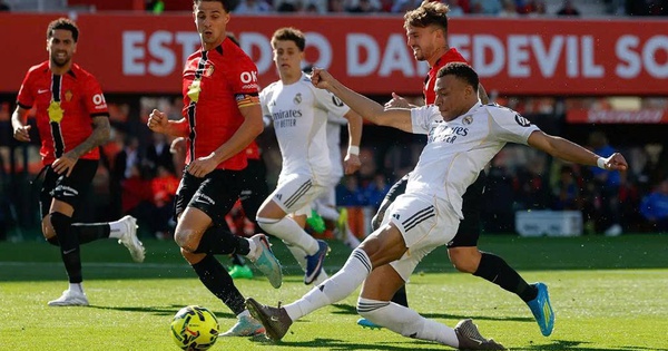 Real Madrid lạc lối, cuộc đua La Liga nghiêng về Barcelona