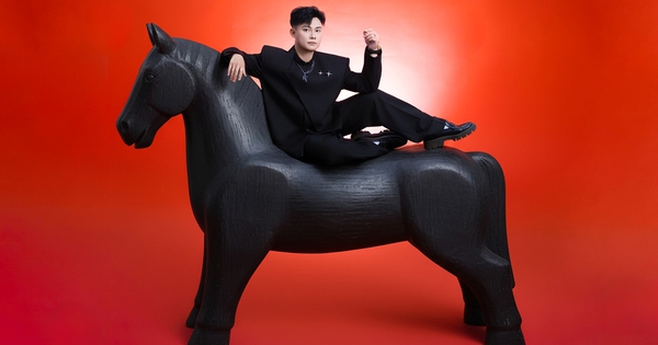 Biên đạo múa Vĩnh Khương khoe vẻ đẹp 