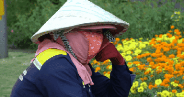 VIDEO: Nhiệt độ TPHCM đạt ngưỡng 38°C, người dân nhọc nhằn mưu sinh dưới nắng gắt