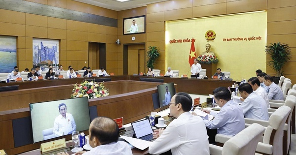 Mở đầu nhiệm kỳ hành động