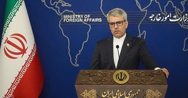 Iran nghi ngờ Mỹ dàn dựng vụ cứu phi công để "trộm uranium làm giàu"