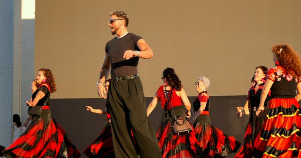 Hơn 500 người học múa miễn phí Line Dance tại Vũng Tàu