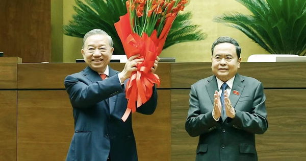Tổng Bí thư, Chủ tịch nước Lào chúc mừng Tổng Bí thư, Chủ tịch nước Tô Lâm