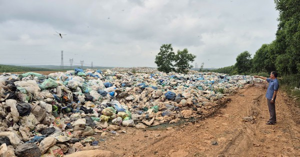 Quá tải bãi rác giáp ranh