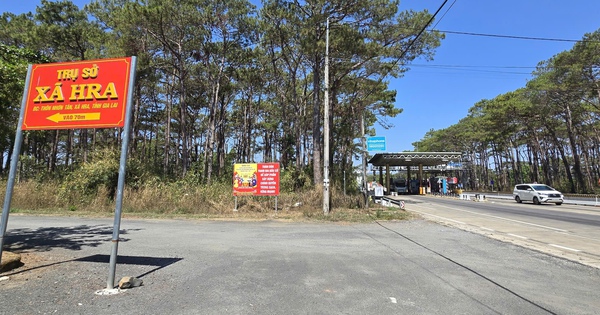 Một ngày đi làm qua trạm BOT 4 lần, cán bộ xã ... 