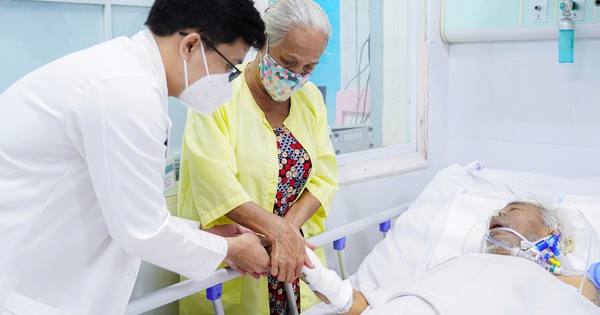 Tài xế xe ôm nguy kịch, không có tiền chữa trị