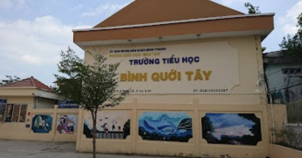 TPHCM: Hàng chục học sinh một trường tiểu học đau bụng, nghi ngộ độc thực phẩm