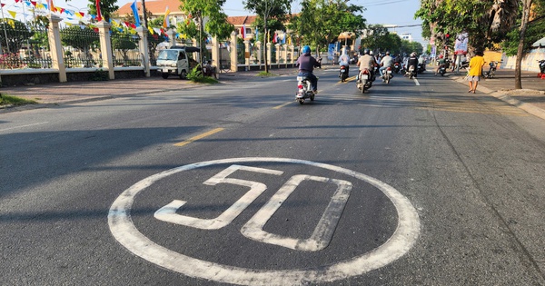 Những vòng tròn “50” bất ngờ xuất hiện trên đường ở Cần Thơ