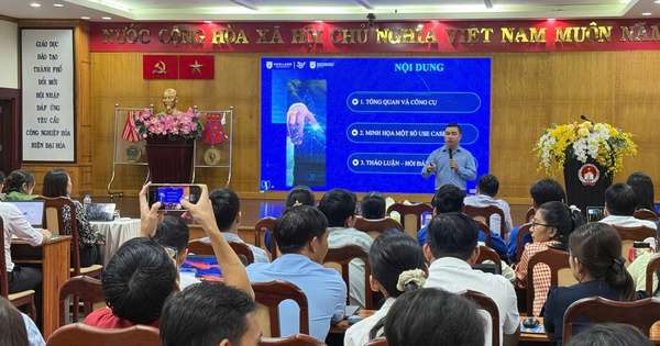 PGS-TS Nguyễn Thời Trung bất ngờ xuất hiện truyền cảm hứng cho cán bộ Đoàn-Đội