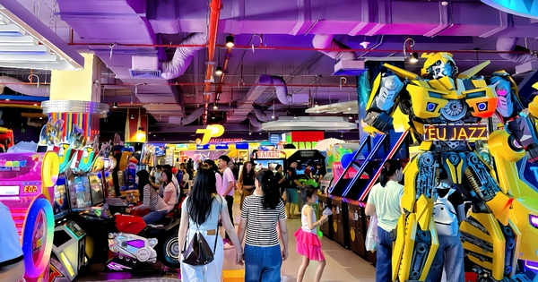 Dịp lễ 30-4, 1-5: Gigamall kín khách, giới trẻ đổ xô 