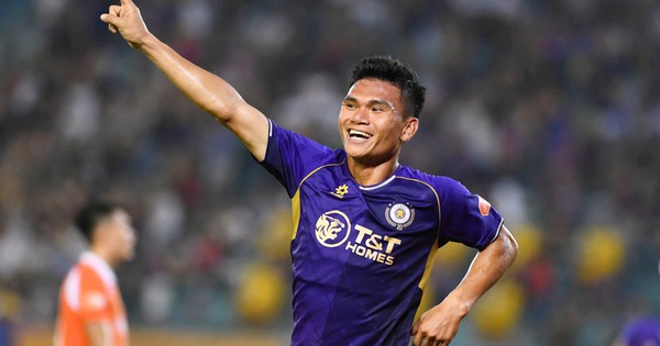 Xuân Mạnh tỏa sáng, Hà Nội FC lọt tốp 3 V-League
