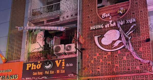 Cháy quán ăn ở trung tâm TPHCM, giải cứu 4 người