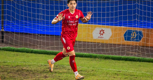Đình Bắc nói gì khi lập cú đúp vào lưới nhà đương kim vô địch V-League?