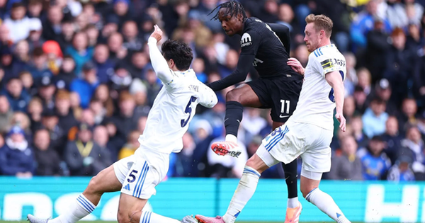 Tottenham phải chật vật trụ hạng