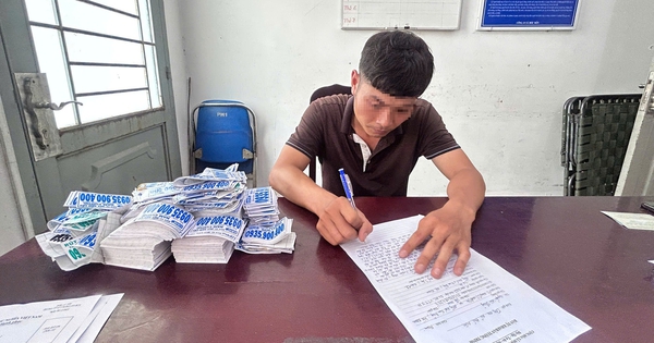 Công an TPHCM liên tục bắt quả tang vi phạm, nhiều người phải viết cam kết