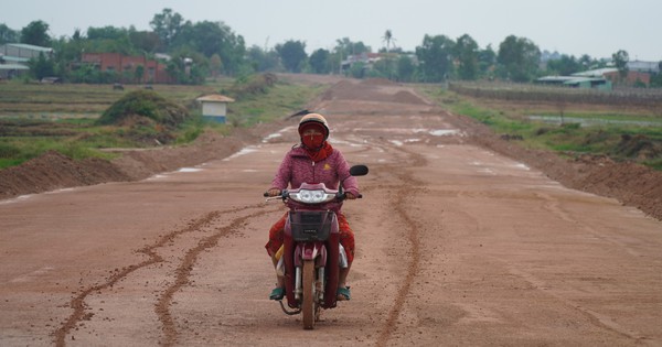 Cận cảnh hơn 2 km cuối cùng trên tuyến đường Hồ Chí Minh qua Tây Ninh chờ hoàn thiện