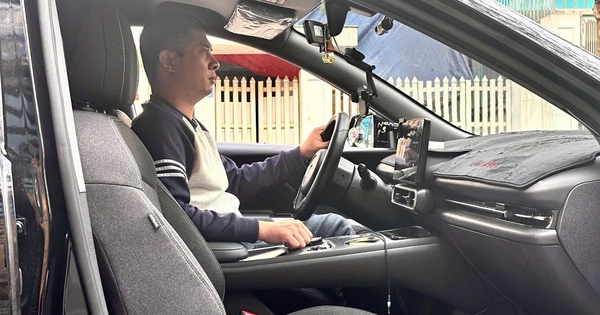 Tài xế dịch vụ nói về VinFast Limo Green: “Xe chạy nhàn, khách khen êm, ví tiền rủng rỉnh