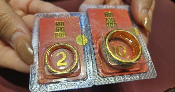 Giá vàng miếng SJC và vàng nhẫn quay đầu tăng vọt