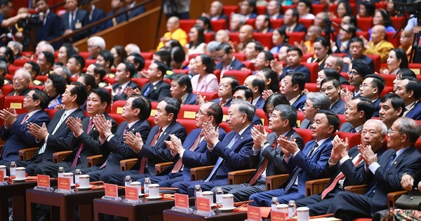 Nhân dân là trung tâm của công cuộc đổi mới